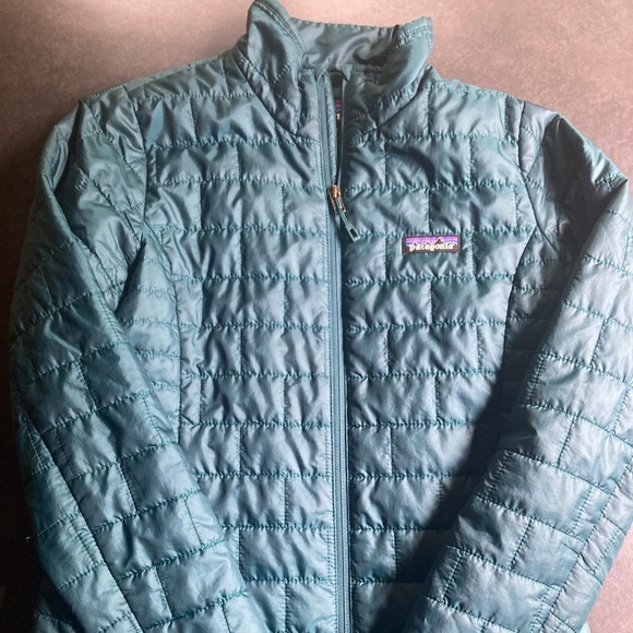 Beautiful teal green bluish color small Patagonia puffer jacket - Picture 5 of 5